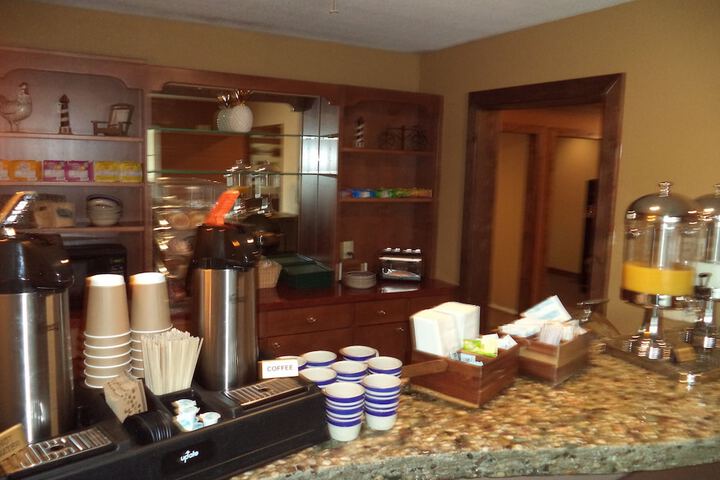 Breakfast/Coffee Service 31 of 31