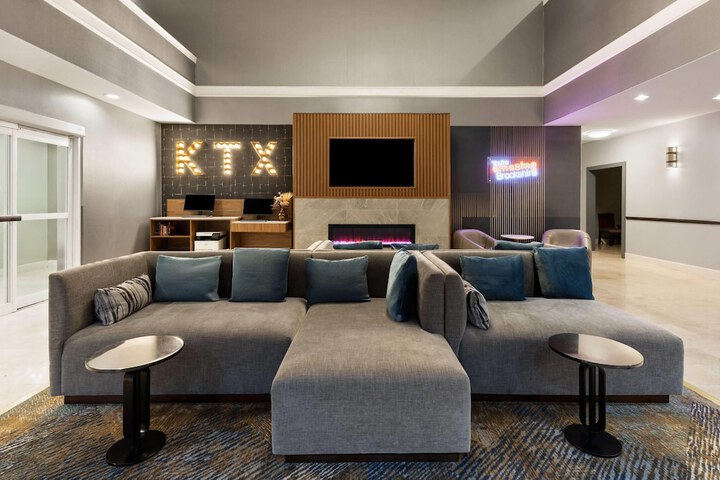 La Quinta Inn & Suites by Wyndham-Brookshire-West Katy
