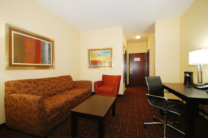 Room 8 of 34