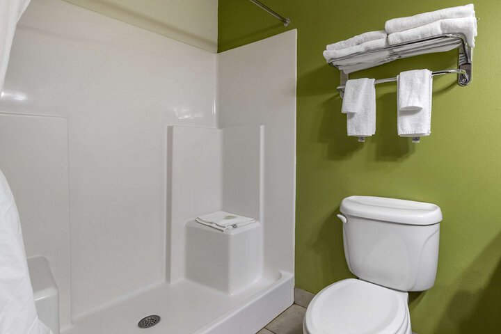 Sleep Inn & Suites Pleasant Hill - Des Moines