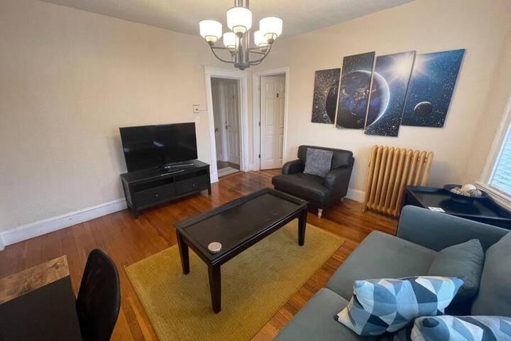 Cozy Large House close to TUFTS / Harvard/MIT 4BR