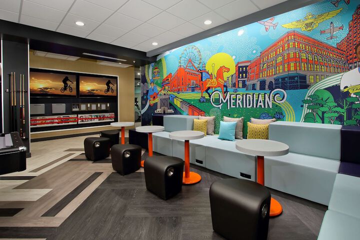 Tru by Hilton Meridian