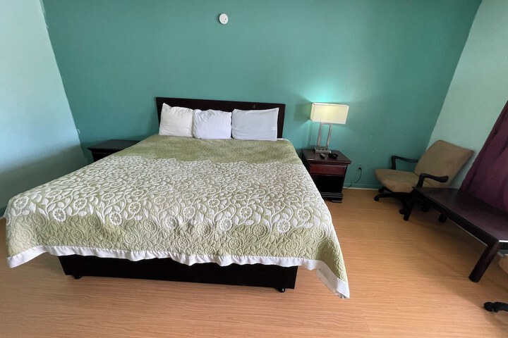 Room 13 of 13