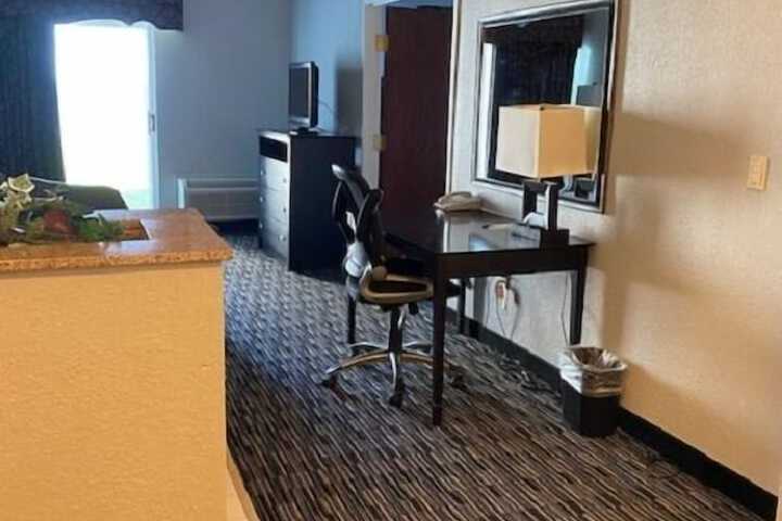Room 28 of 46