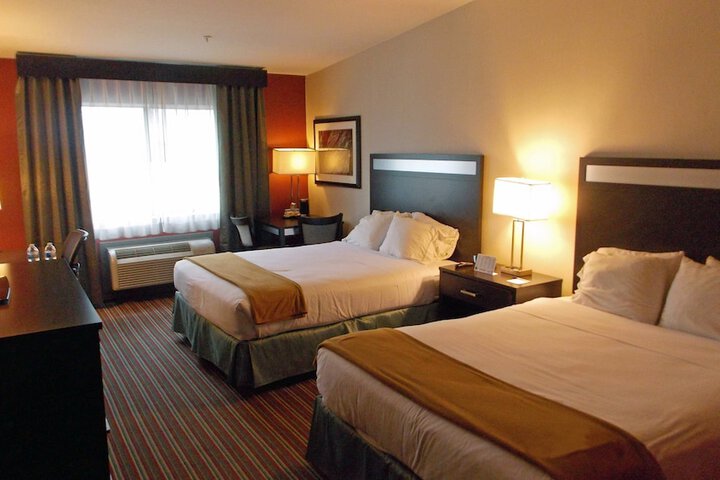 Room 5 of 18