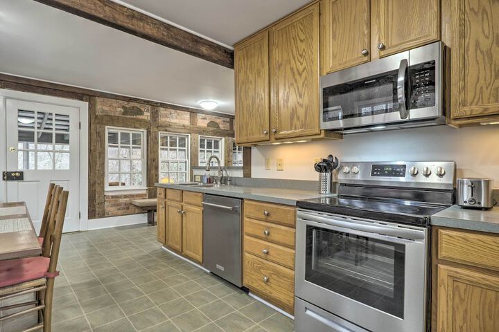 Warm + Peaceful Home w / Fire Pit on Haw River