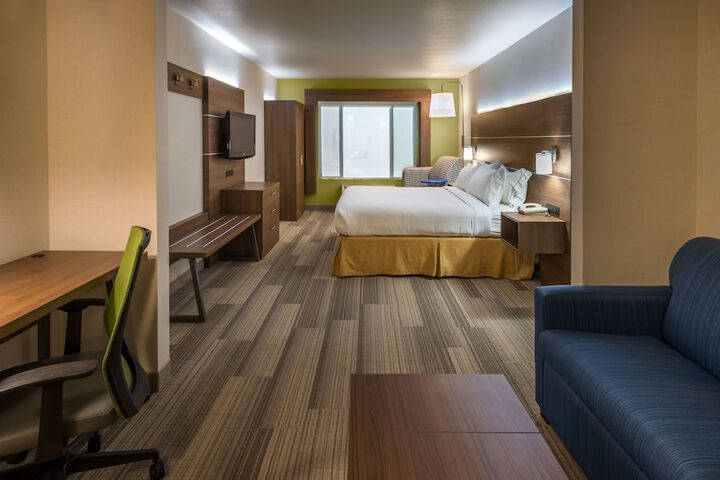 Holiday Inn Express & Suites Carson City by IHG