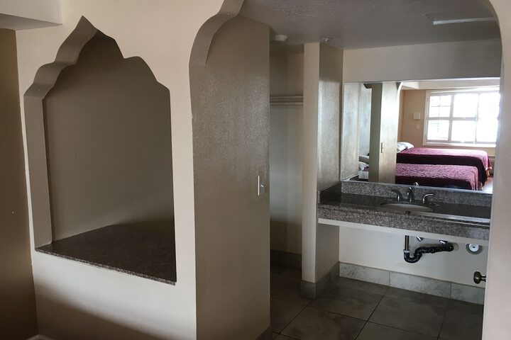 Room 9 of 23