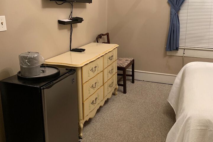 Room 23 of 35