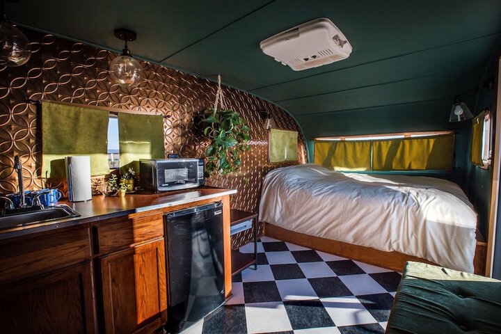 Room 38 of 183