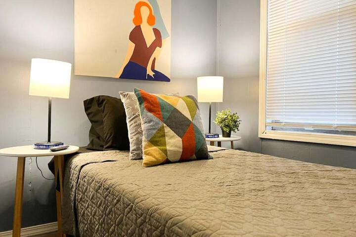 Spacious 3 Bedroom with 7 beds plus Sleeps up to 10