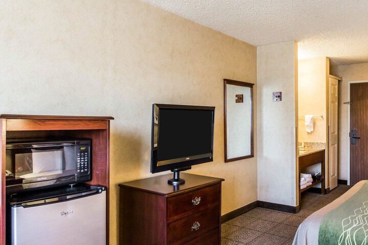 Room 26 of 40