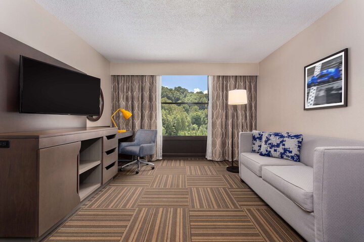 Room 9 of 23