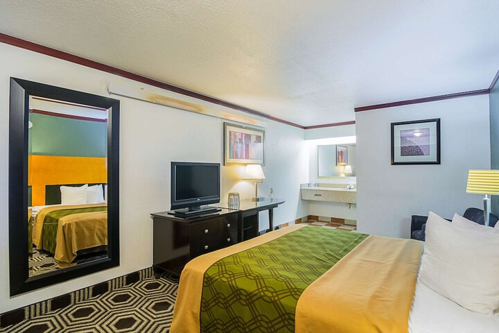 Room 12 of 31