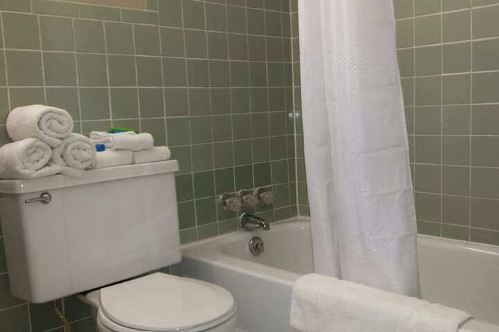 Room 15 of 21