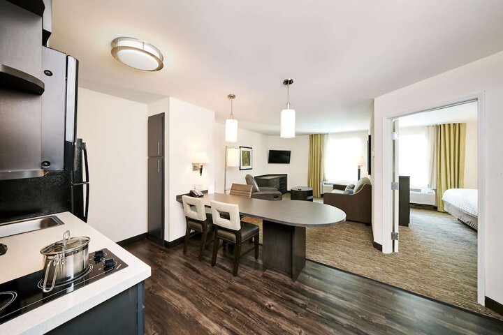 Sonesta Simply Suites Arlington Entertainment District