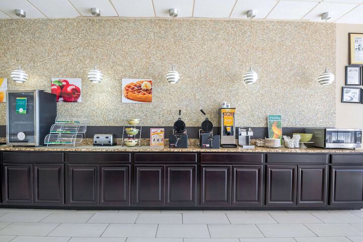 Breakfast/Coffee Service 26 of 29