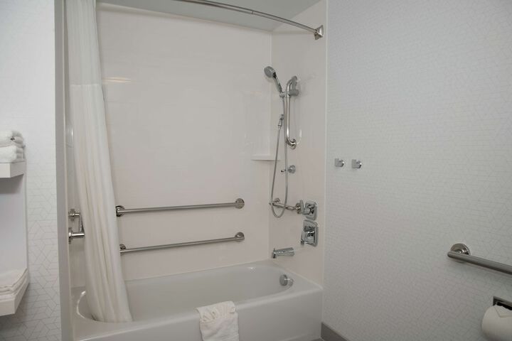 Room 34 of 66