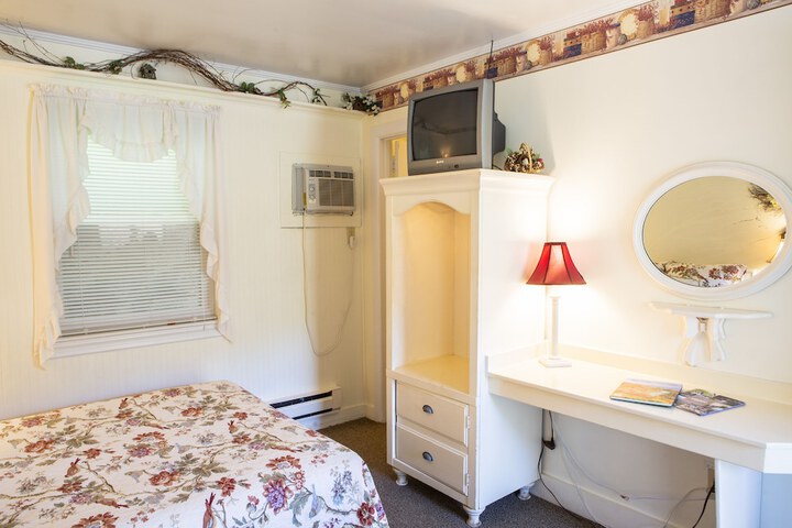 Room 63 of 136