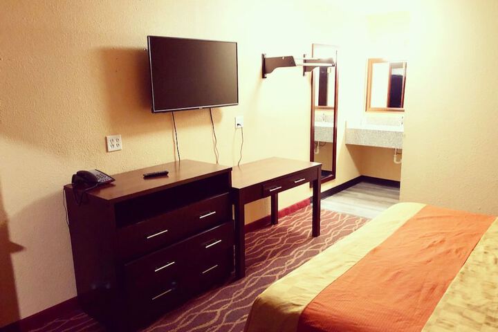 Room 11 of 15