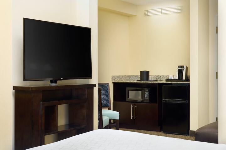 Room 33 of 53