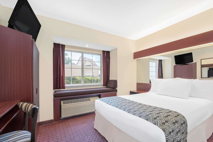 Room 10 of 15