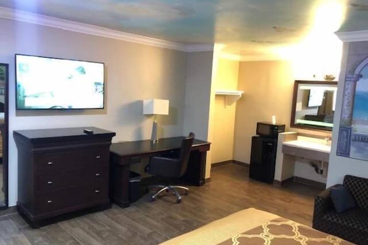Room 34 of 36
