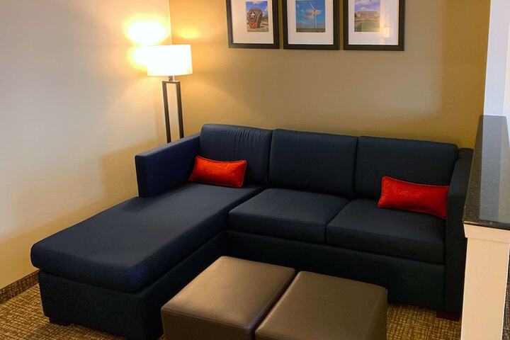 Room 12 of 25