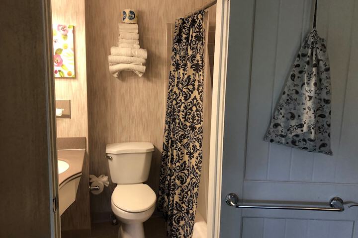Room 106 of 155