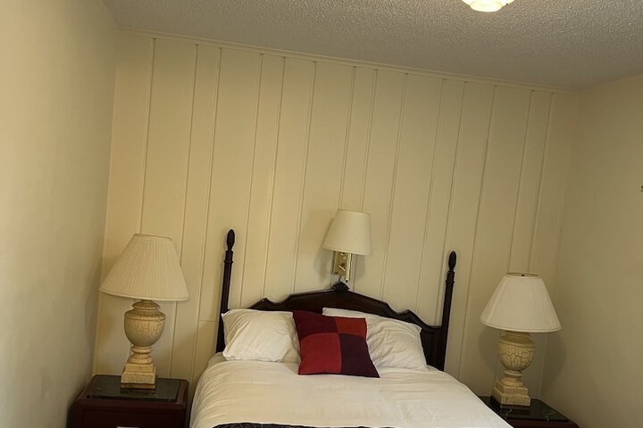 Room 13 of 23
