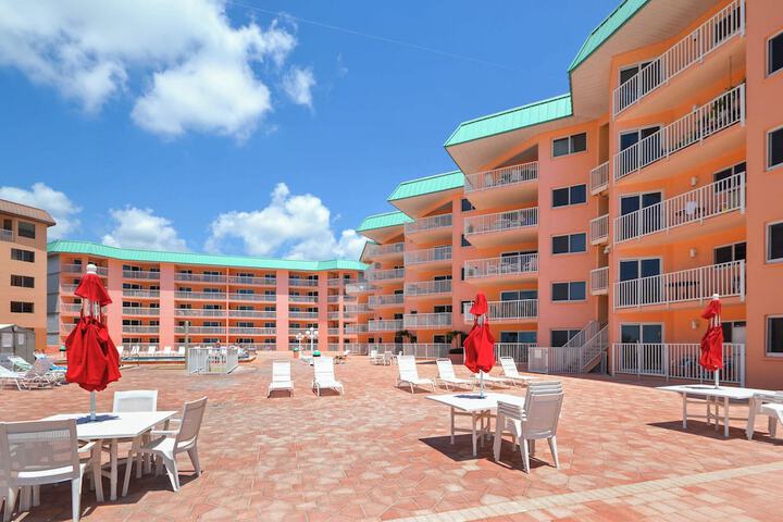 Beach Cottages 1504 by Distinctive Beach Rentals