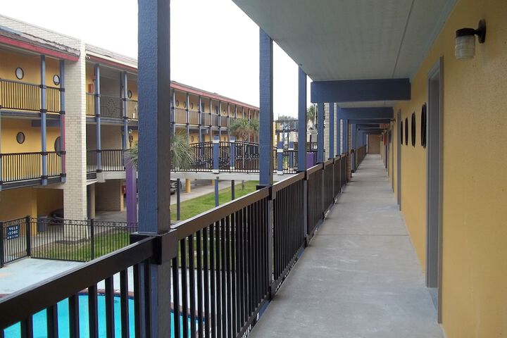 Hotel 5 of 66
