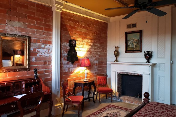 Room 43 of 74