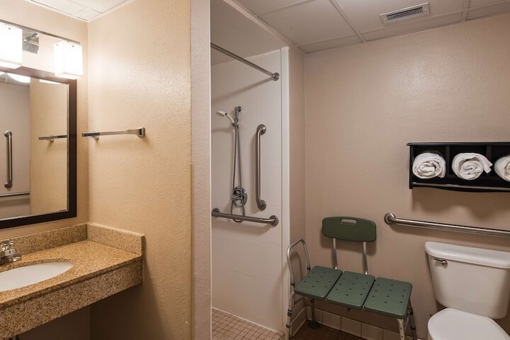 Room 20 of 28