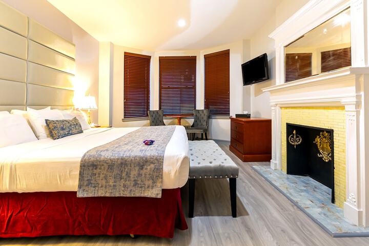 Room 51 of 60