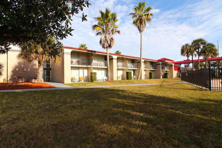 Ramada by Wyndham Davenport Orlando South