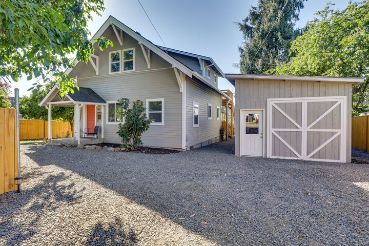 Lafayette Townhome: Cozy Retreat w / Private Patio