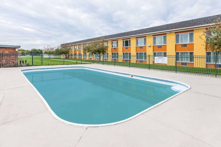Pool 3 of 24