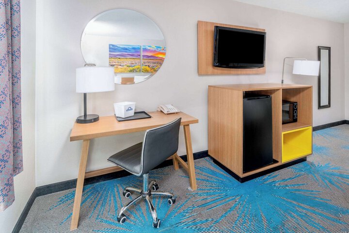 Room 26 of 33