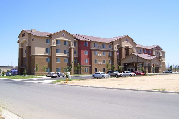 Hampton Inn & Suites Bakersfield North-Airport