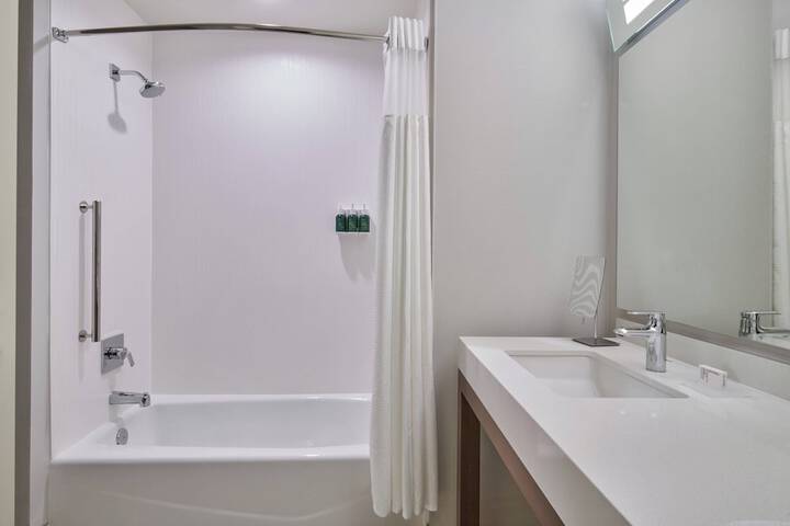 Courtyard by Marriott Petoskey at Victories Square