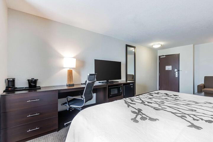 Room 14 of 34