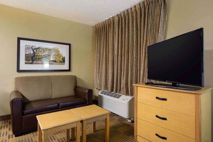 Room 16 of 30