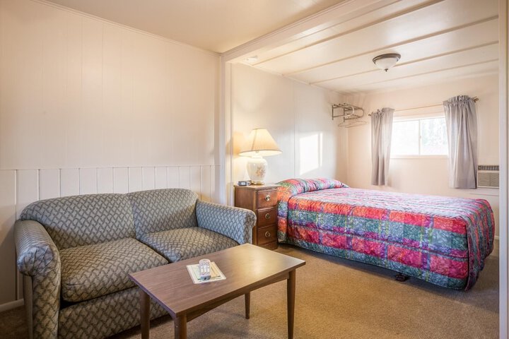 Room 11 of 34