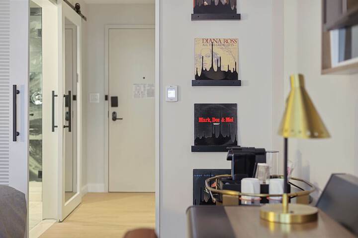 Room 32 of 69