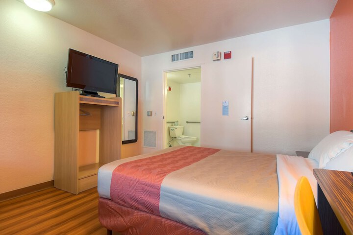 Room 21 of 26