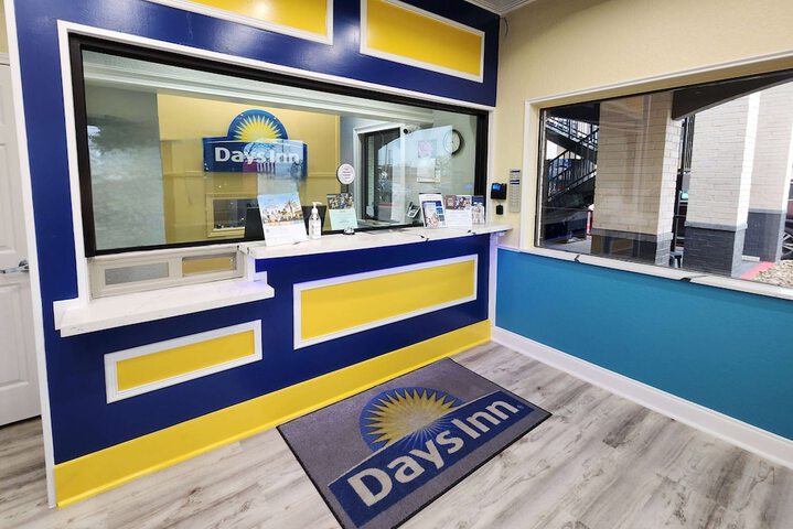 Days Inn by Wyndham Dickinson TX