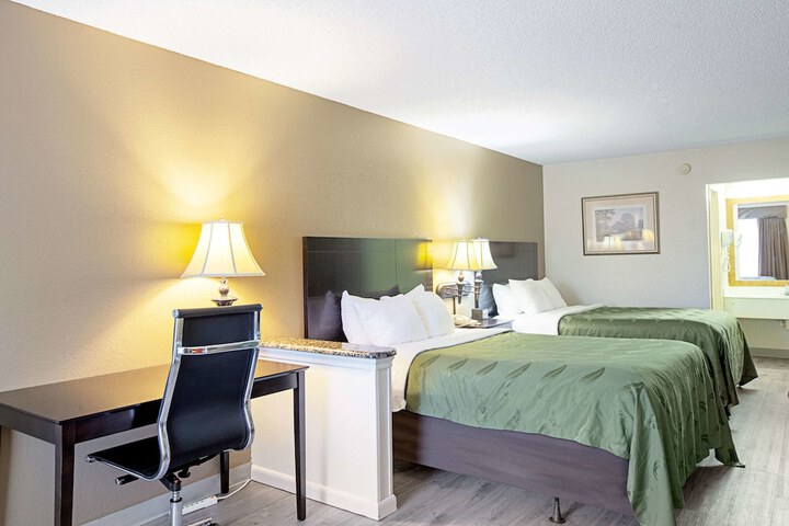 Room 20 of 34