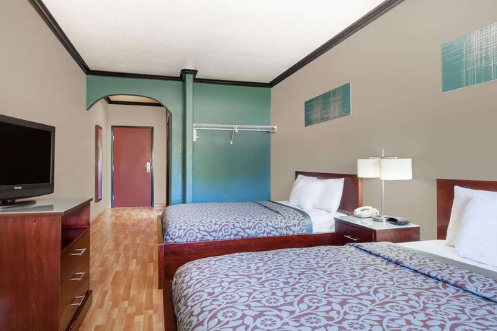 Room 9 of 13