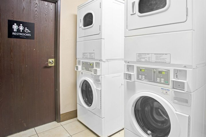 Room 4 of 15